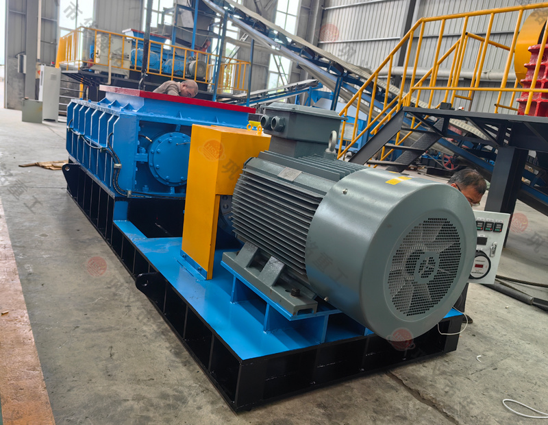 處理鋼渣設(shè)備價(jià)格多少？推薦成砂率高的強(qiáng)力分級(jí)破碎機(jī)