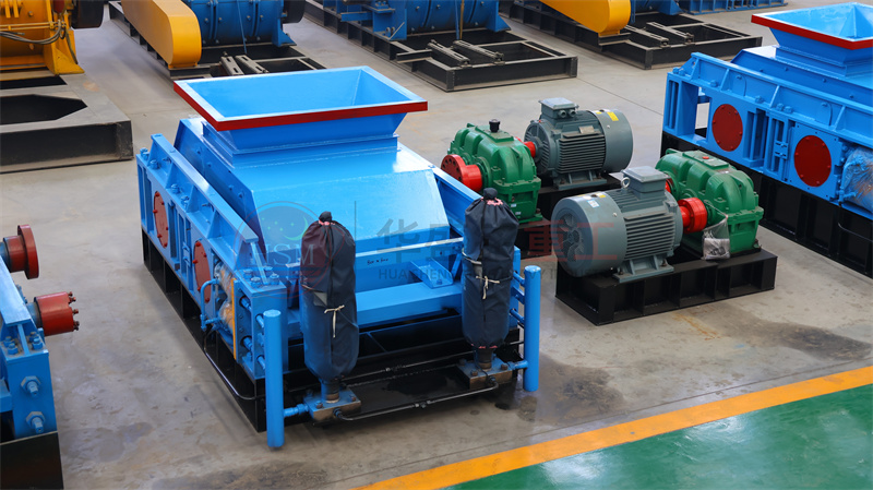 河南液壓對輥制砂機優勢多多，廠家如何選擇？